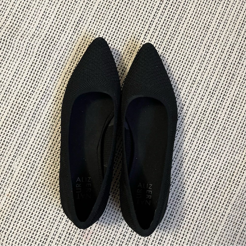 Sleek Black Suede Flats for Everyday Elegance